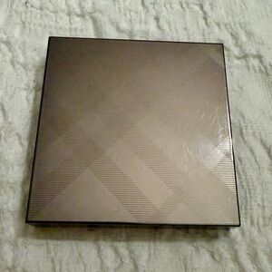 Burberry Limited Warm Glow Summer Glow No.04 ( Poudre Bronzante Naturelle)